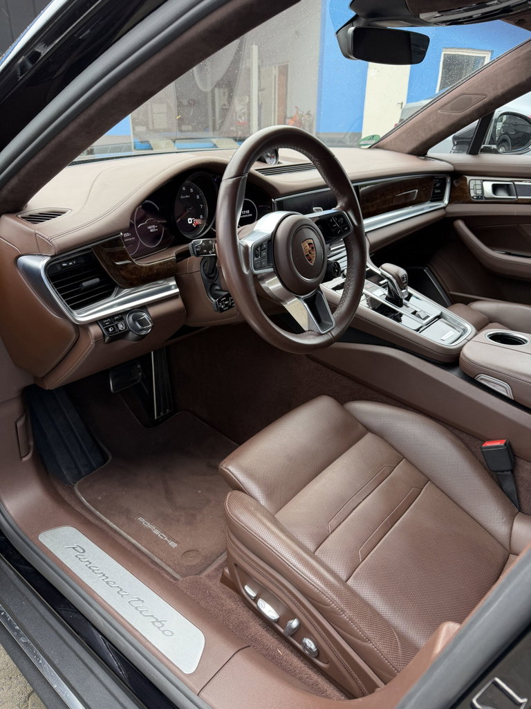 Porsche Panamera Turbo