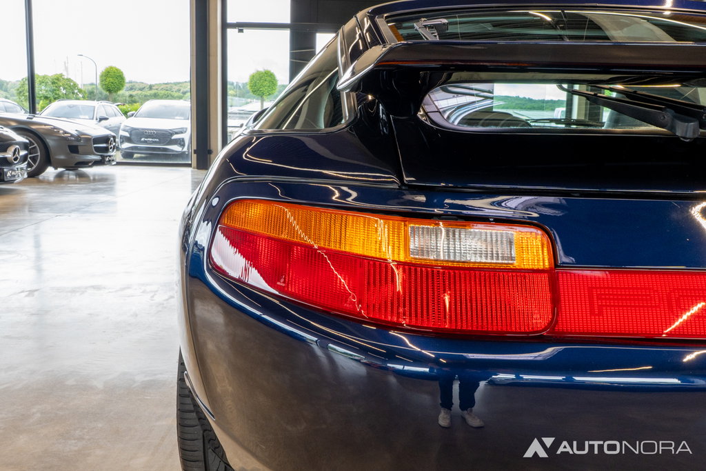 Porsche 928 GTS