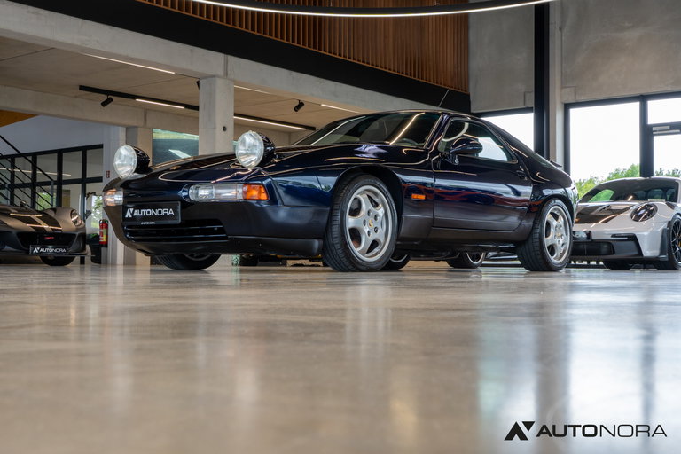 Porsche 928 GTS