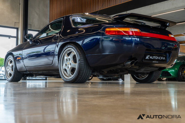 Porsche 928 GTS