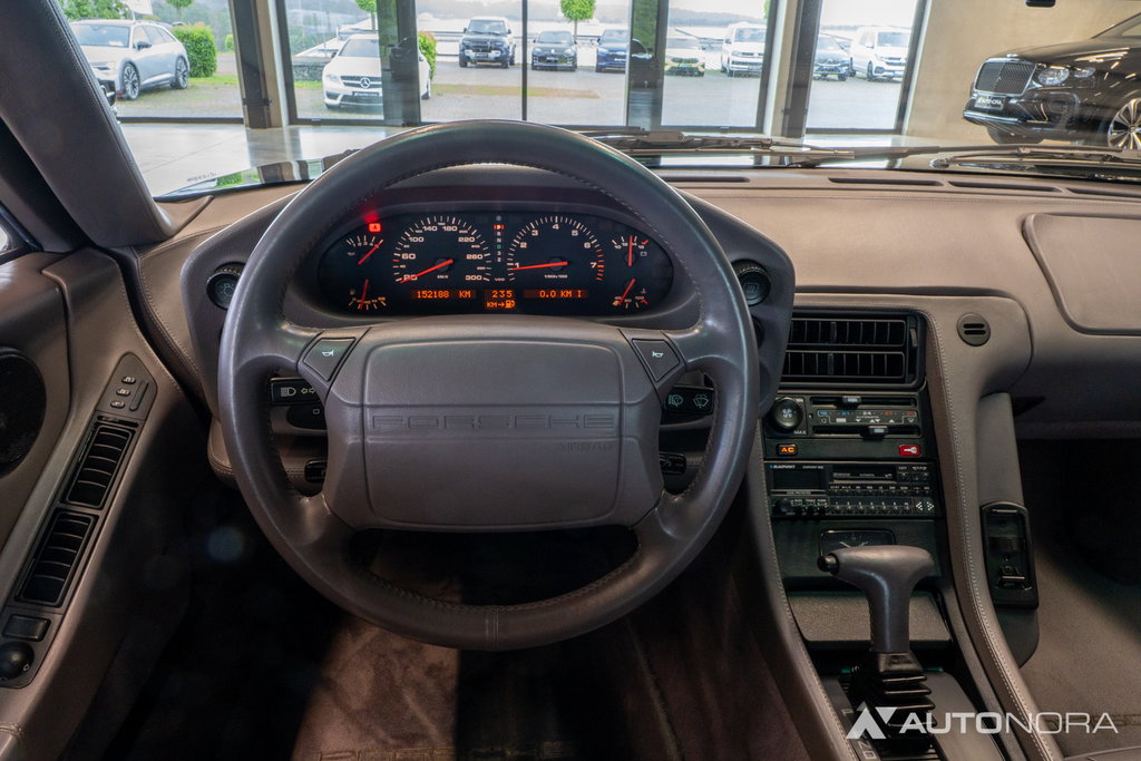 Porsche 928 GTS