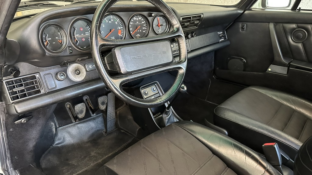 Porsche 911 Carrera 3.2