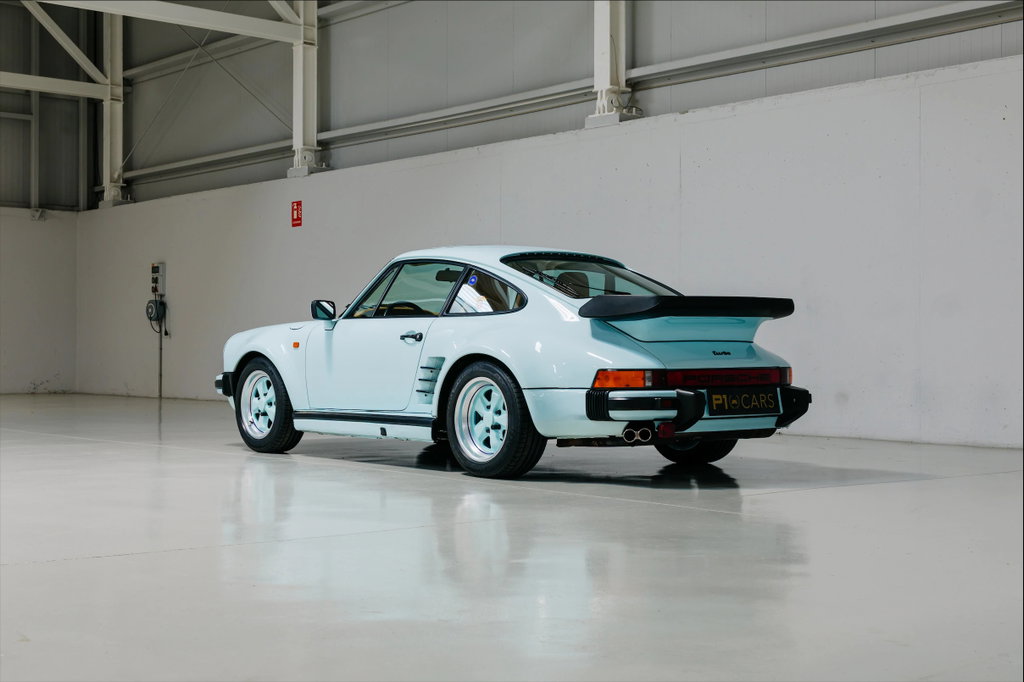 Porsche 911 Turbo 3.3