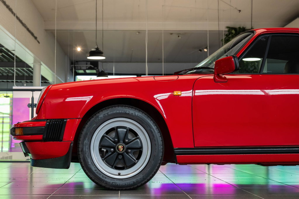 Porsche 911 Carrera 3.2