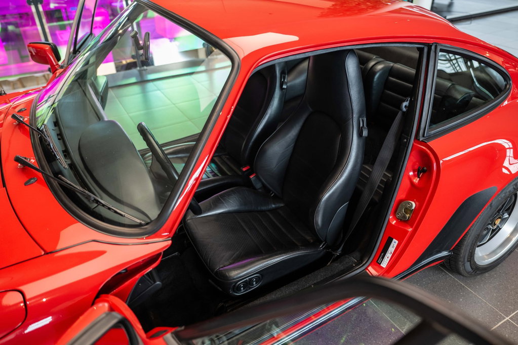 Porsche 911 Carrera 3.2