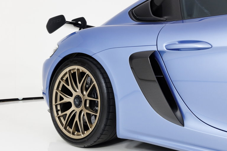Porsche 718 Cayman GT4 RS