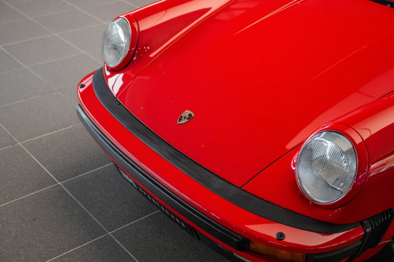 Porsche 911 Carrera 3.2