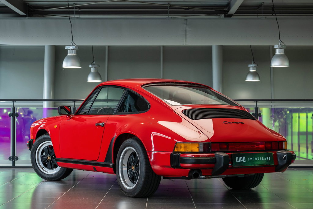 Porsche 911 Carrera 3.2