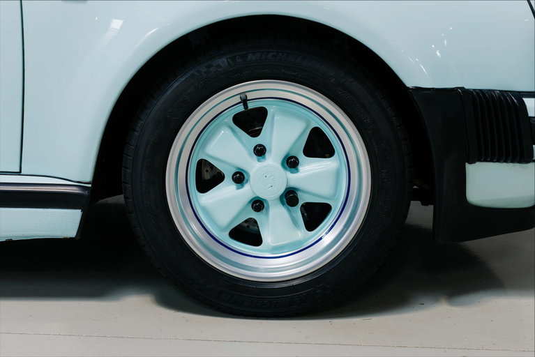 Porsche 911 Turbo 3.3