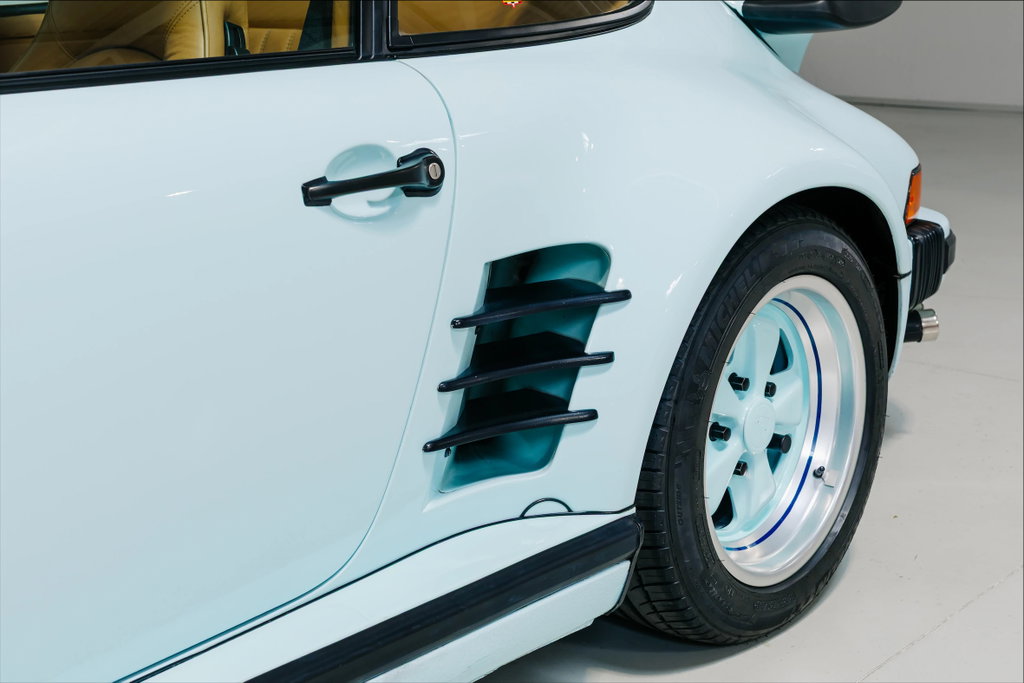 Porsche 911 Turbo 3.3