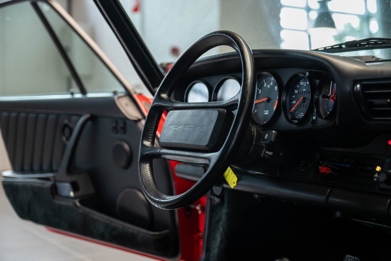Porsche 911 Carrera 3.2