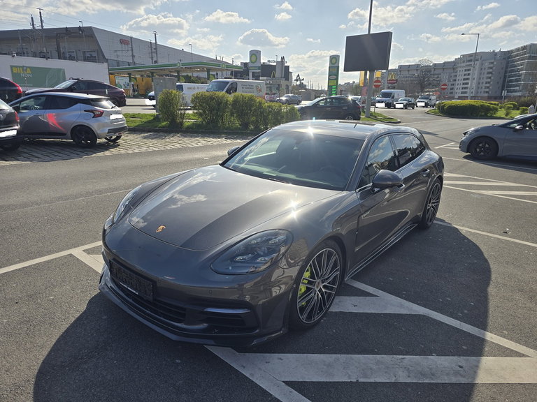 Porsche Panamera 4 E-Hybrid