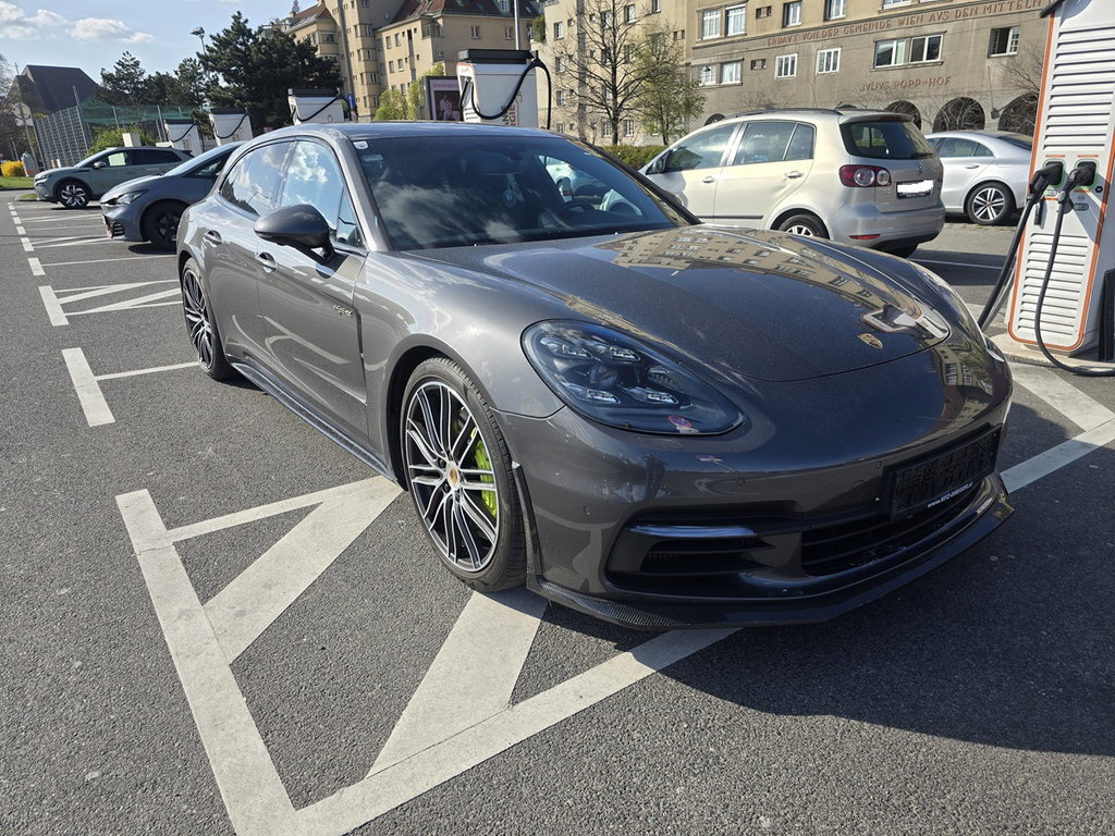 Porsche Panamera 4 E-Hybrid