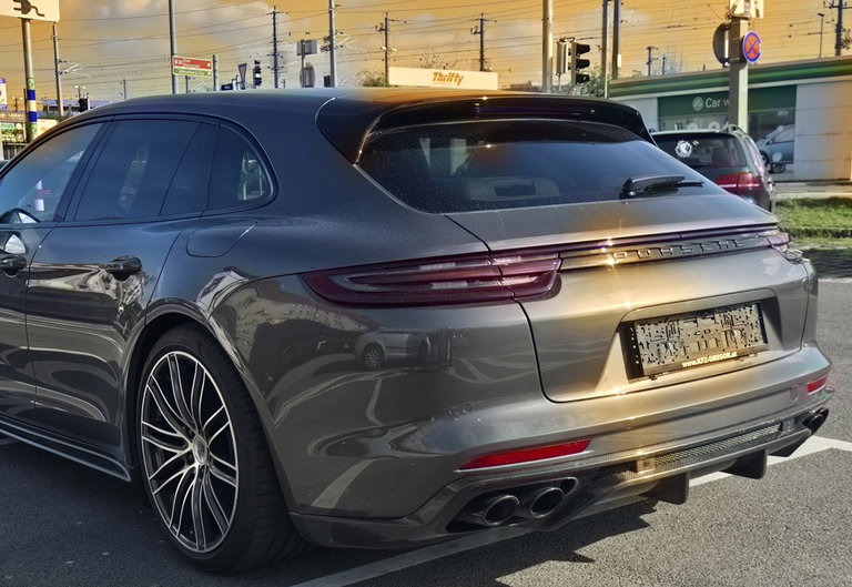 Porsche Panamera 4 E-Hybrid