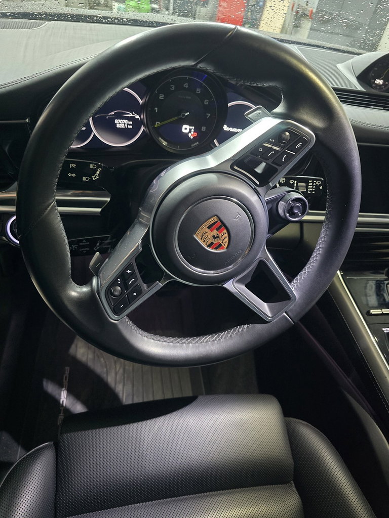 Porsche Panamera 4 E-Hybrid