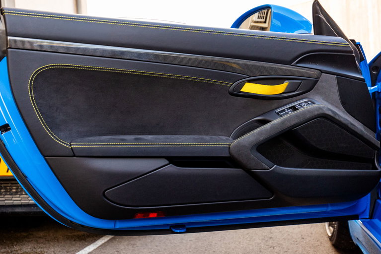 Porsche 718 Cayman GT4