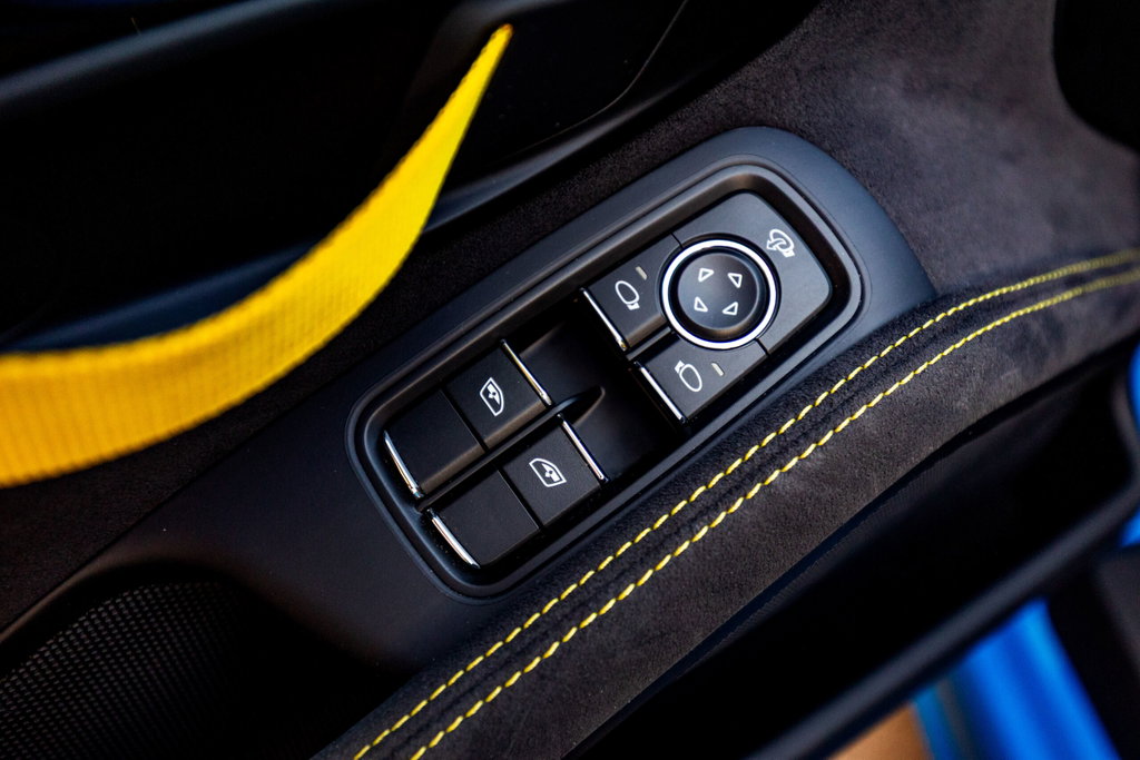 Porsche 718 Cayman GT4