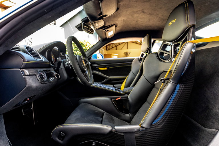 Porsche 718 Cayman GT4