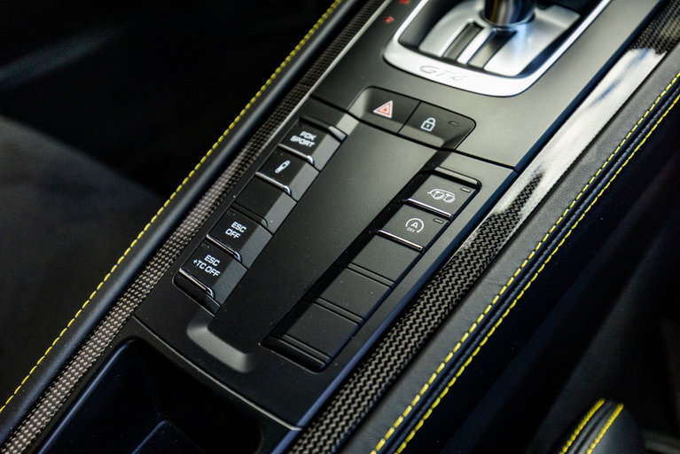 Porsche 718 Cayman GT4
