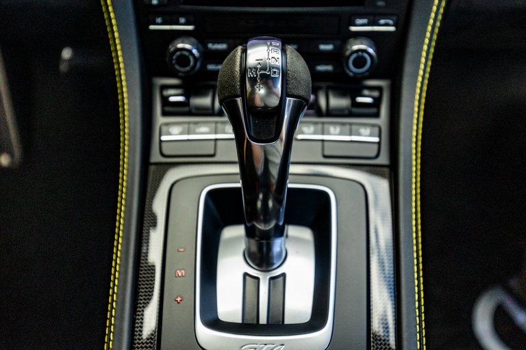 Porsche 718 Cayman GT4