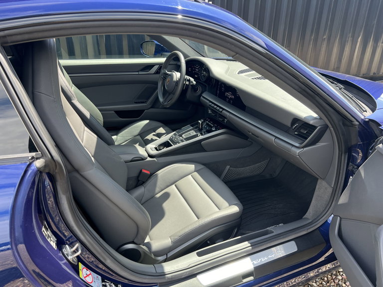 Porsche 992 Carrera 4S