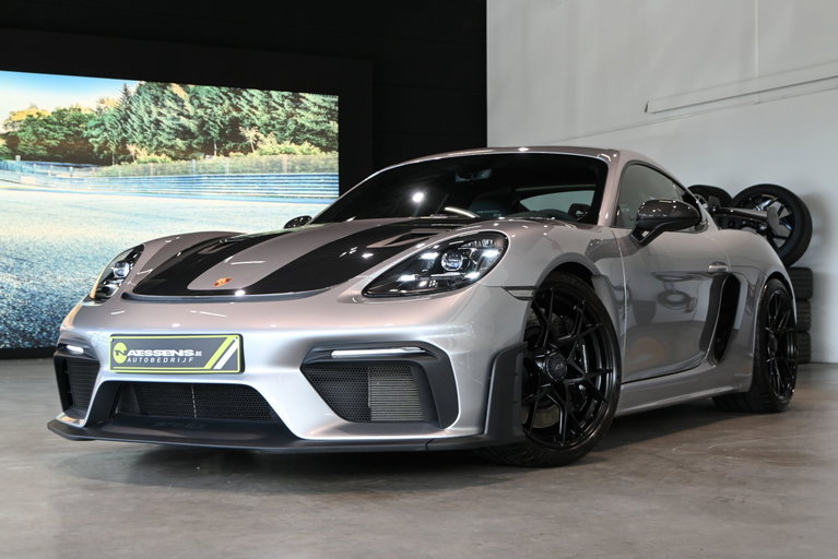 Porsche 718 Cayman GT4 RS