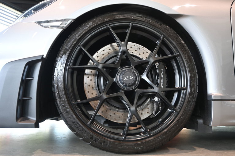 Porsche 718 Cayman GT4 RS