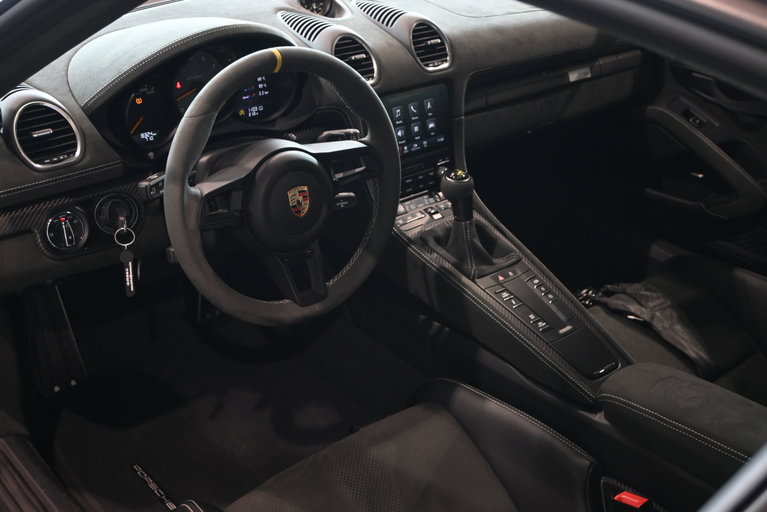 Porsche 718 Cayman GT4 RS