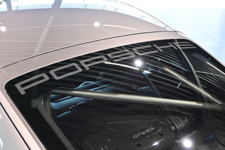 Porsche 718 Cayman GT4 RS