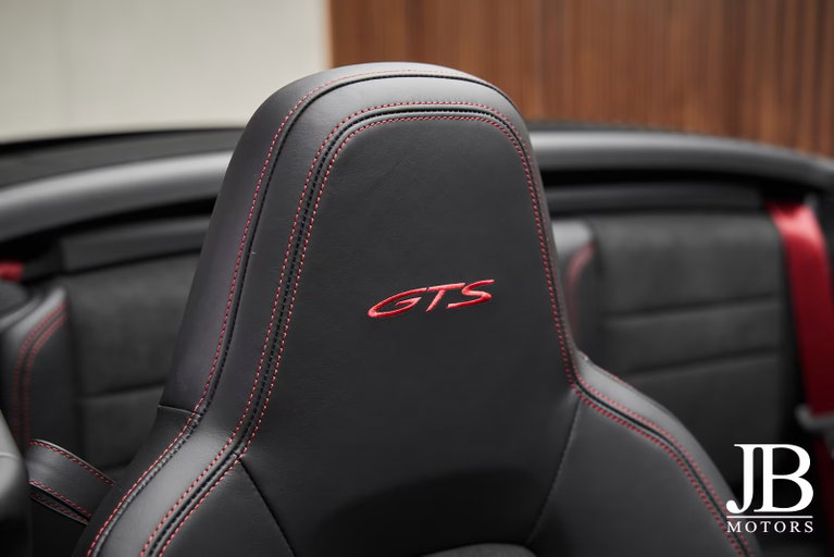 Porsche 992 Carrera GTS