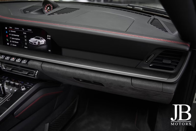Porsche 992 Carrera GTS