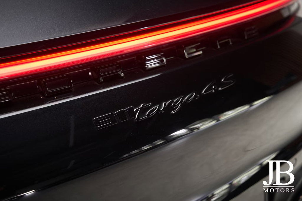 Porsche 992 Carrera 4S