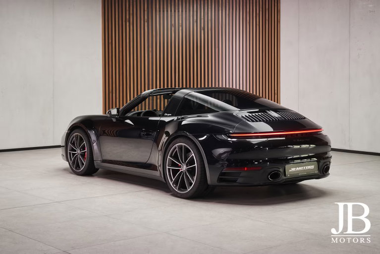 Porsche 992 Carrera 4S