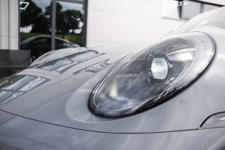 Porsche 992 Carrera 4 GTS