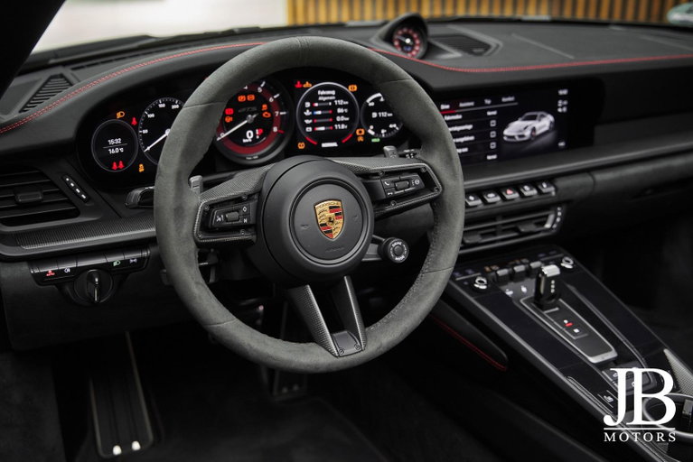 Porsche 992 Carrera GTS