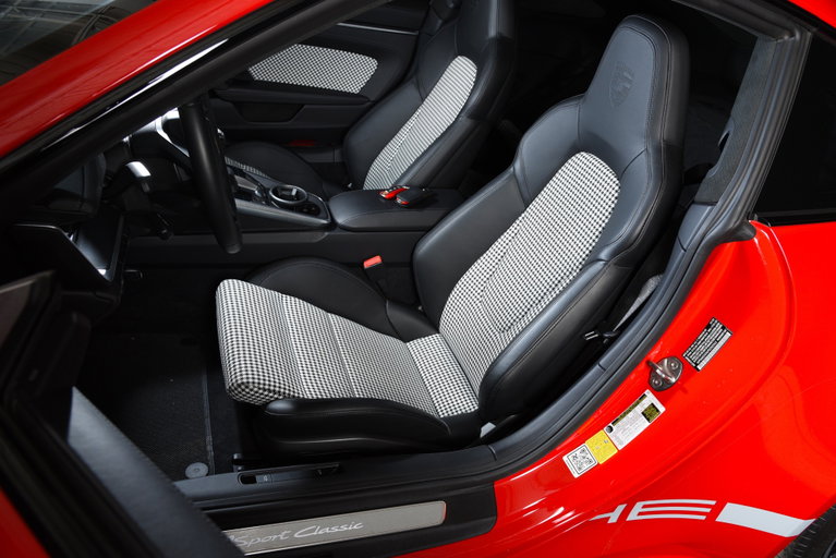 Porsche 992 Sport Classic