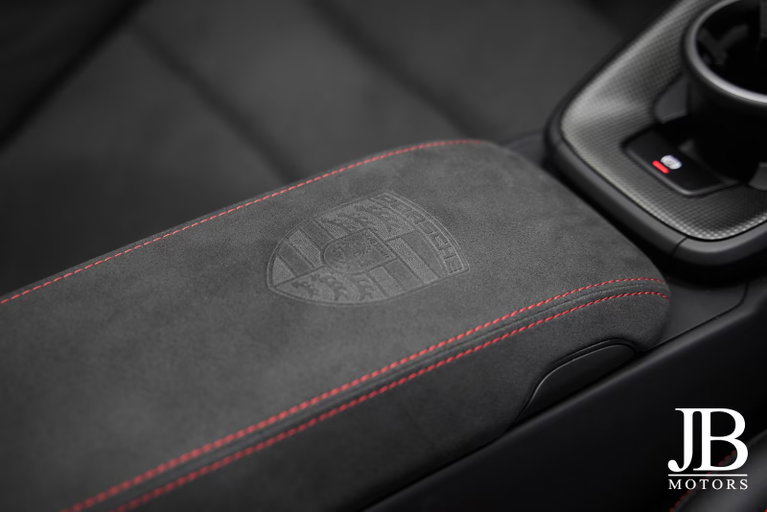 Porsche 992 Carrera GTS