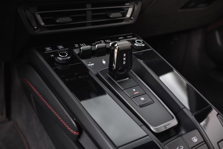 Porsche 992 Carrera 4 GTS