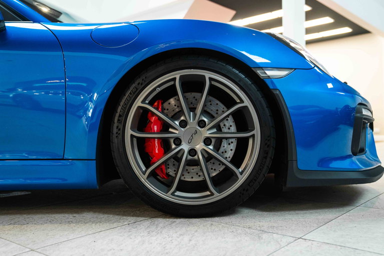 Porsche 981 Cayman GT4