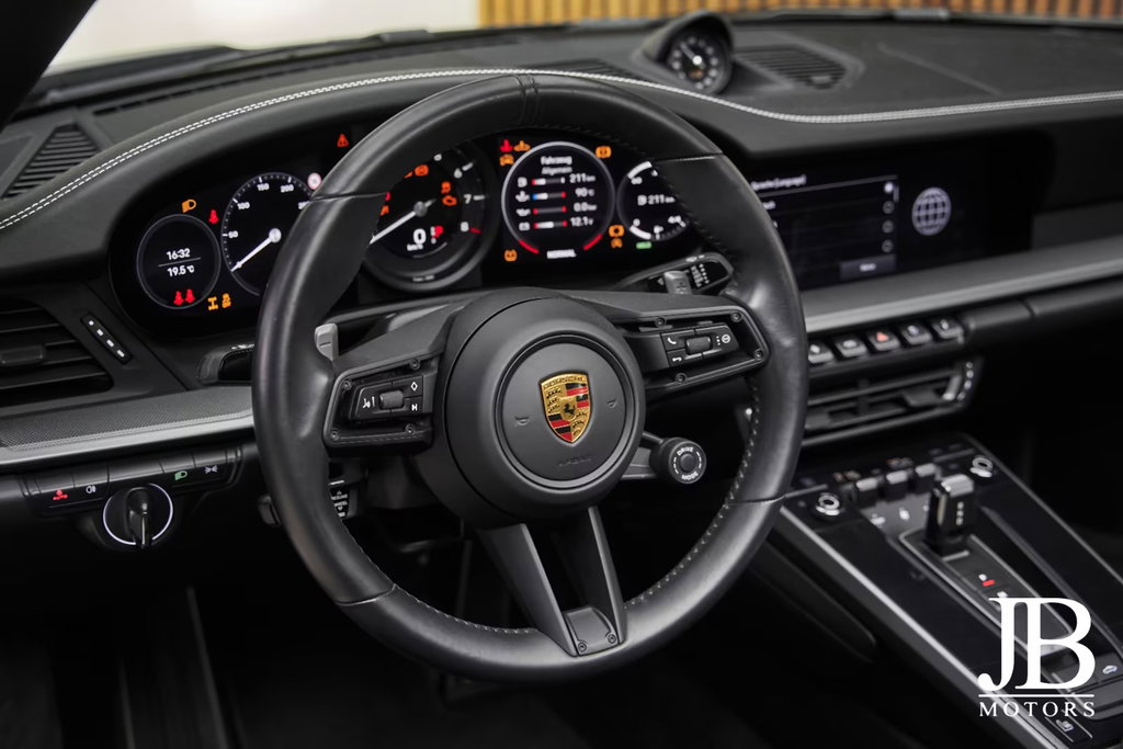 Porsche 992 Carrera 4S