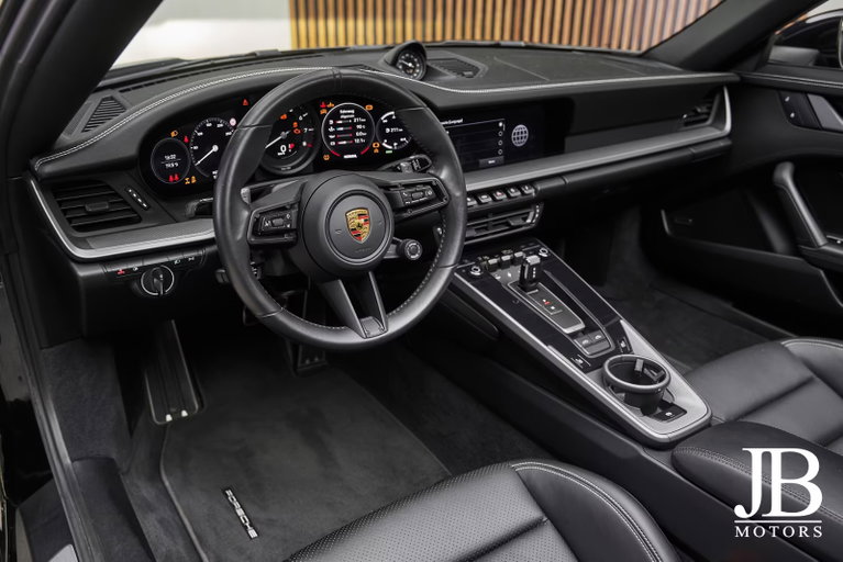 Porsche 992 Carrera 4S