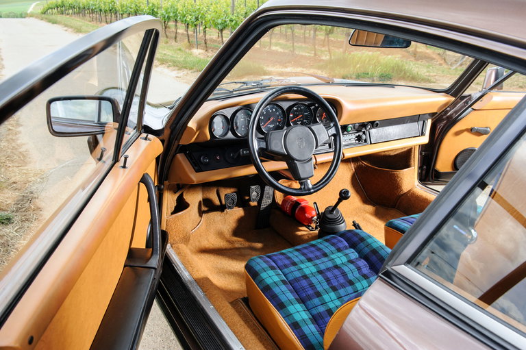 Porsche 911 Carrera 2.7
