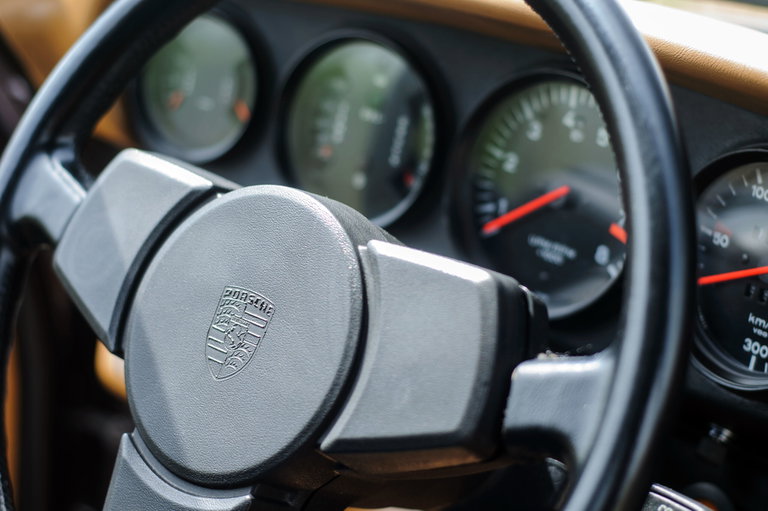 Porsche 911 Carrera 2.7