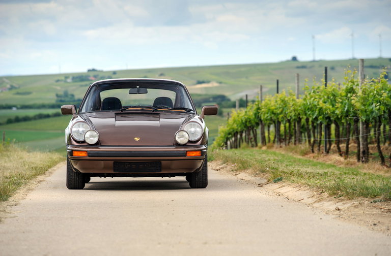 Porsche 911 Carrera 2.7