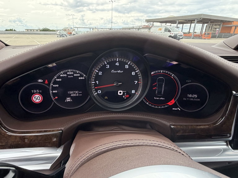 Porsche Panamera Turbo Executive