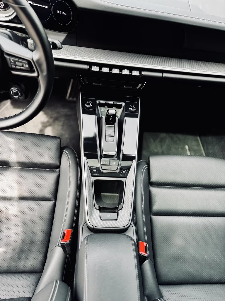 Porsche 992 Carrera 4S