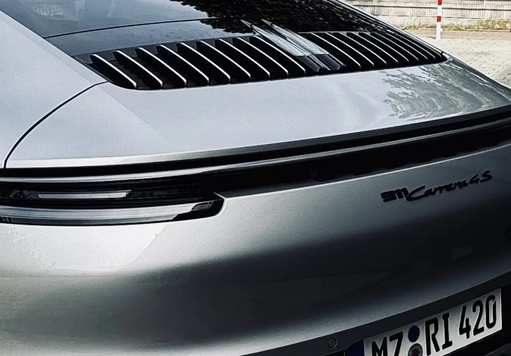 Porsche 992 Carrera 4S