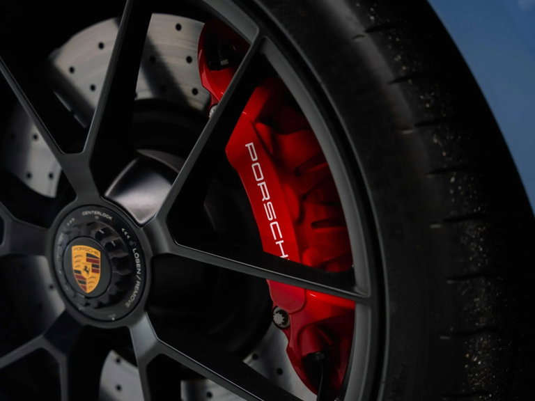 Porsche 992.2 Carrera 4 GTS