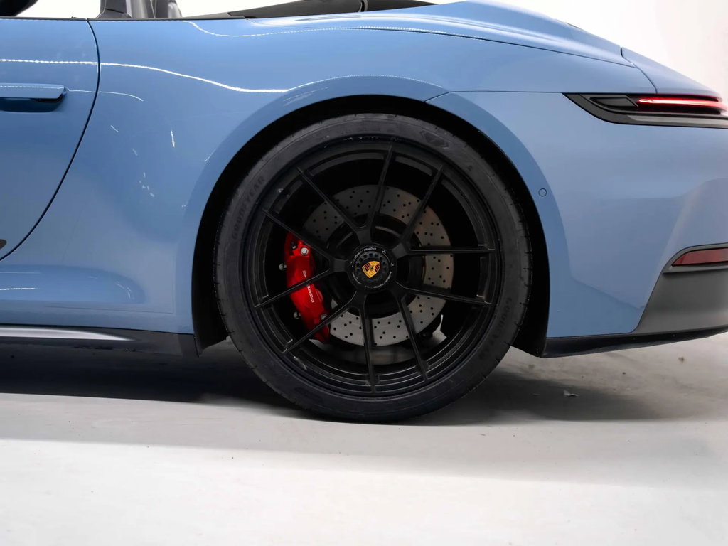 Porsche 992.2 Carrera 4 GTS