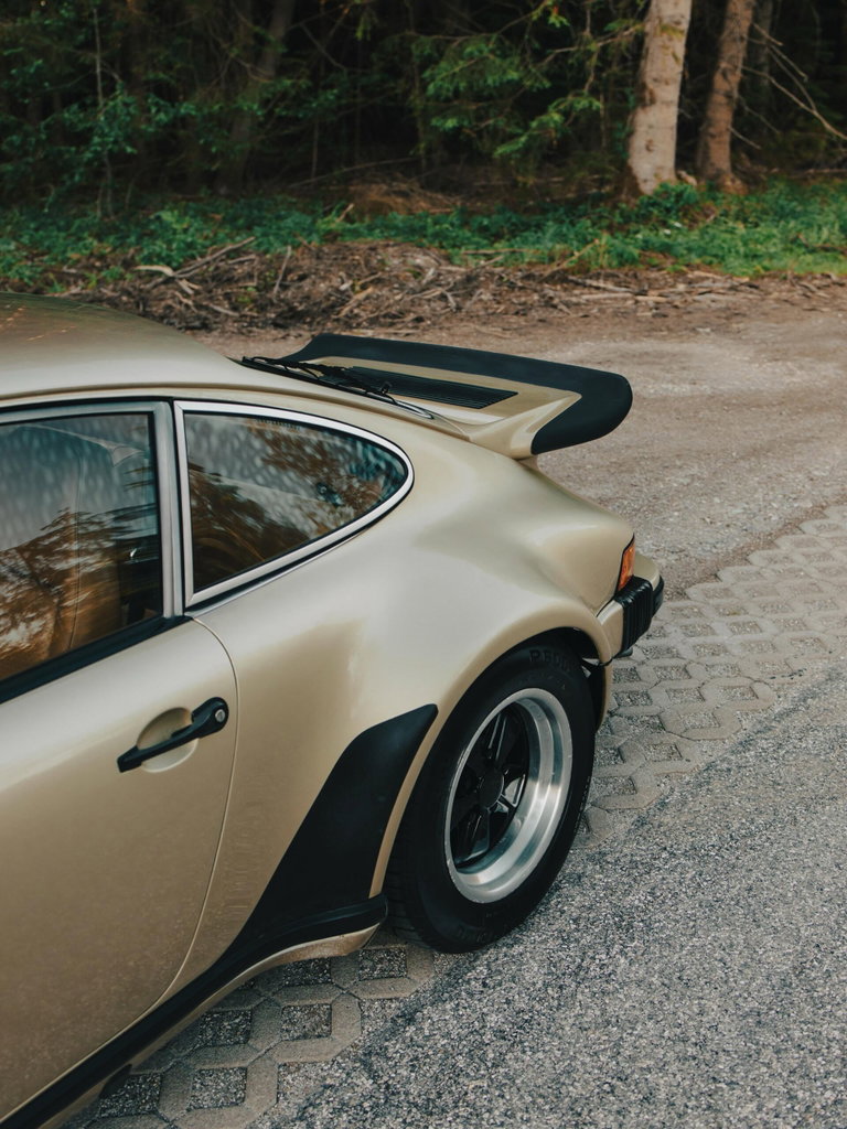 Porsche 911 Turbo 3.0 (US)